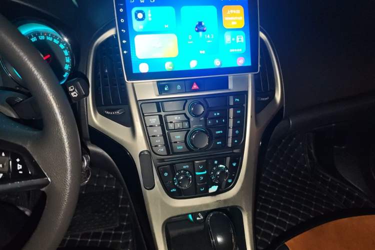 Used Buick GT 2014 XT 1.6L Automatic Fashion Edition Audio And AC Panel