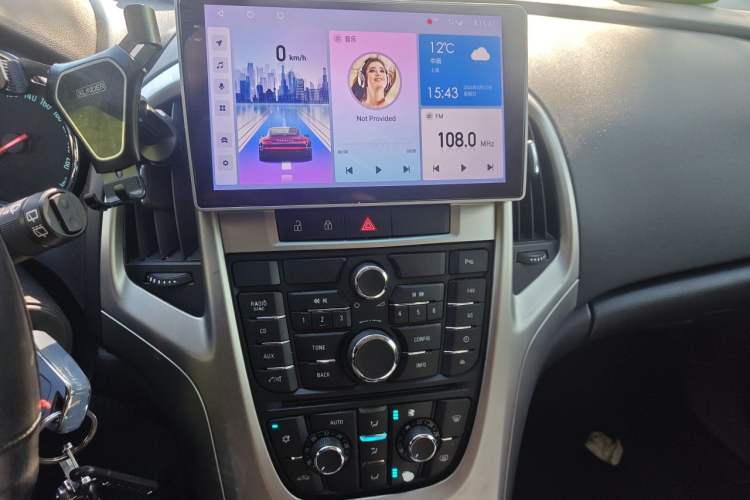 Used Buick GT 2014 XT 1.6L Automatic Fashion Edition Audio And AC Panel
