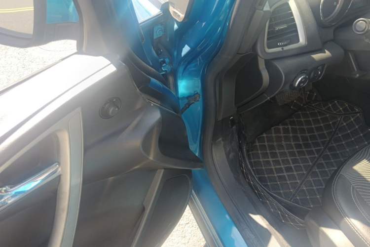 Used Buick GT 2014 XT 1.6L Automatic Fashion Edition Driver Seat