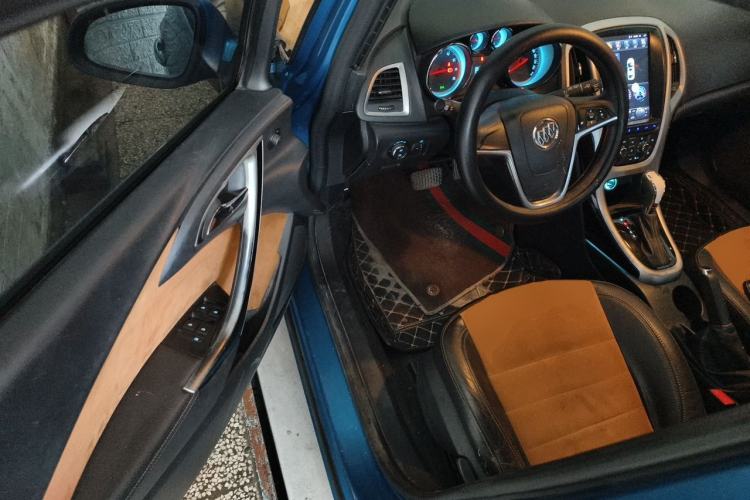 Used Buick GT 2014 XT 1.6L Automatic Fashion Edition Driver Seat