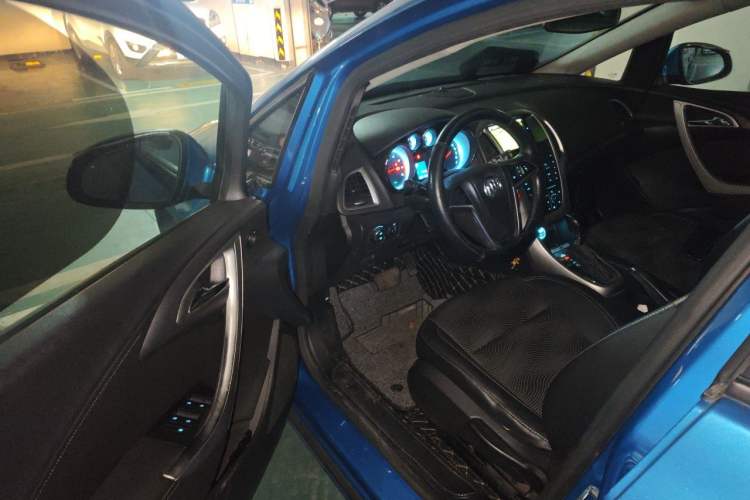 Used Buick GT 2014 XT 1.6L Automatic Fashion Edition Driver Seat