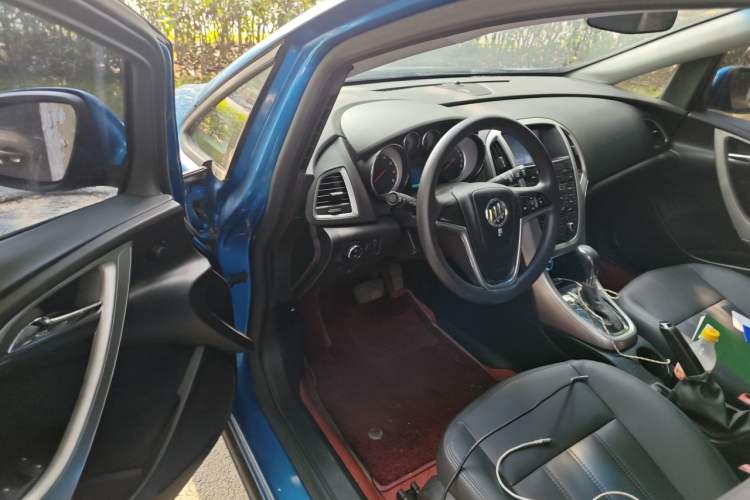 Used Buick GT 2014 XT 1.6L Automatic Fashion Edition Driver Seat