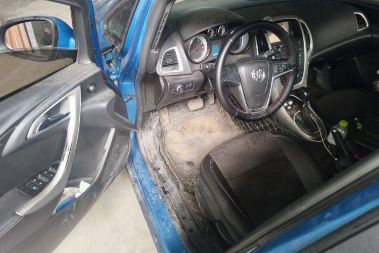Used Buick GT 2014 XT 1.6L Automatic Comfort Edition Driver Seat
