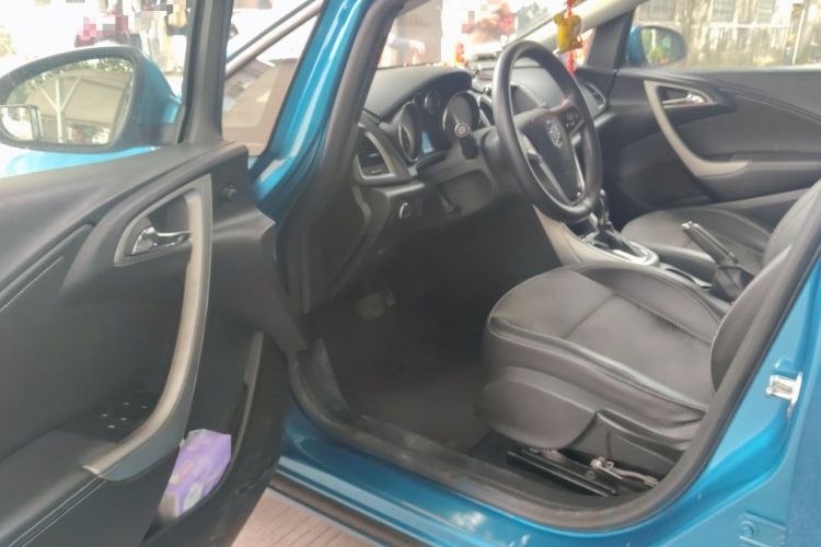 Used Buick GT 2014 XT 1.6L Automatic Comfort Edition Driver Seat