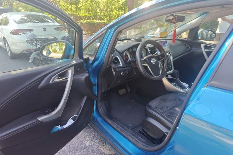 Used Buick GT 2014 XT 1.6L Automatic Fashion Edition Driver Seat