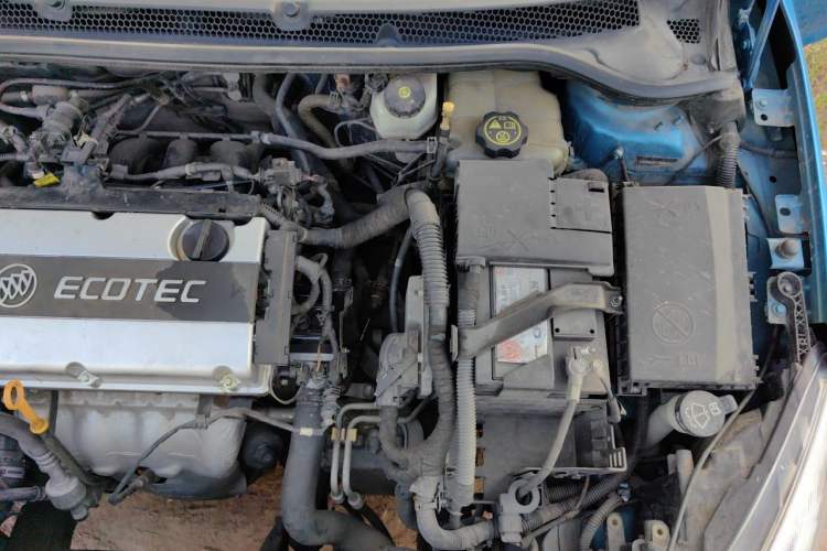 Used Buick GT 2014 XT 1.6L Automatic Fashion Edition Engine Bay Left