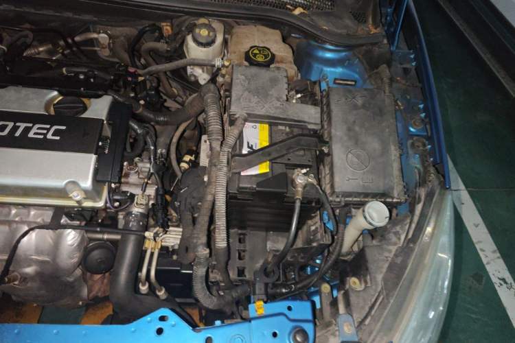 Used Buick GT 2014 XT 1.6L Automatic Fashion Edition Engine Bay Left