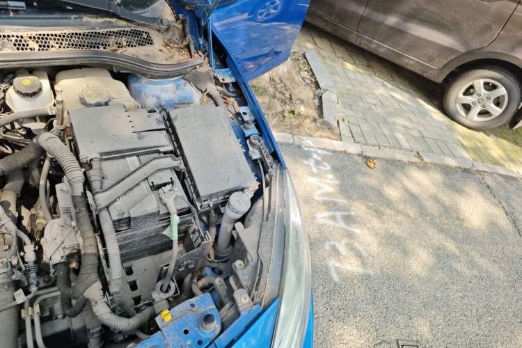 Used Buick GT 2014 XT 1.6L Automatic Fashion Edition Engine Bay Left