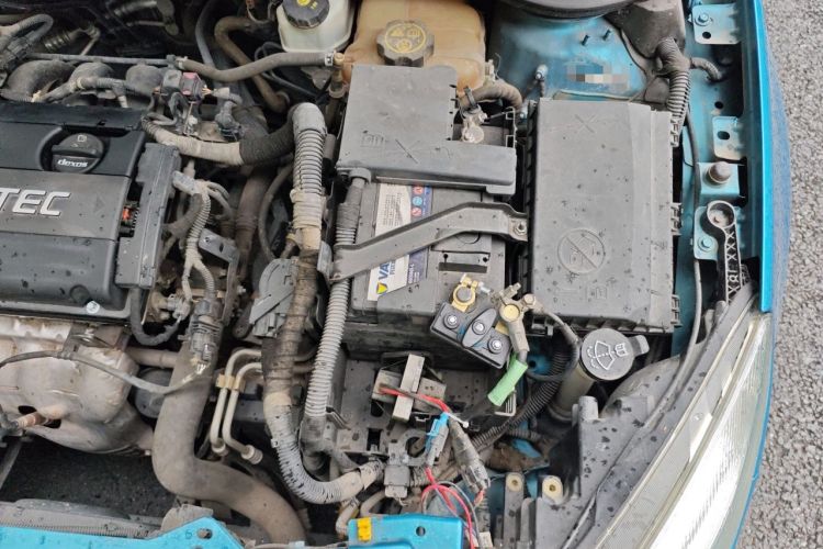 Used Buick GT 2014 XT 1.6L Automatic Fashion Edition Engine Bay Left