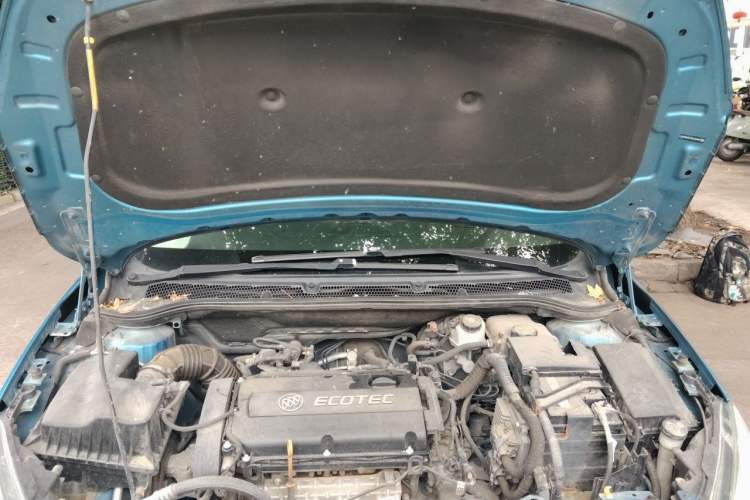 Used Buick GT 2014 XT 1.6L Automatic Comfort Edition Engine Bay