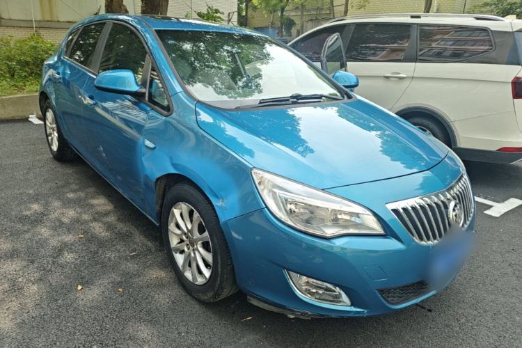 Used Buick GT 2014 XT 1.6L Manual Entry-Level Model Front Right 45 Deg