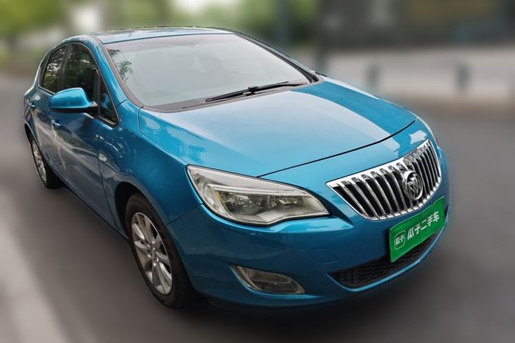 Used Buick GT 2014 XT 1.6L Automatic Fashion Edition Front Right 45 Deg