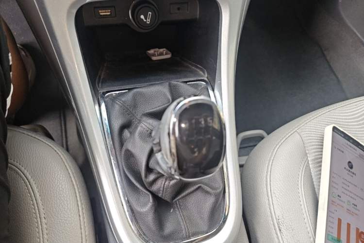Used Buick GT 2014 XT 1.6L Manual Entry-Level Model Gear Lever