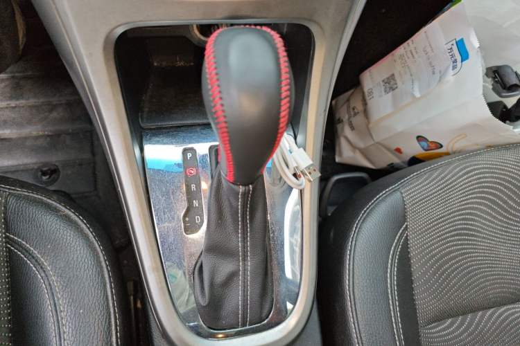 Used Buick GT 2014 XT 1.6L Automatic Fashion Edition Gear Lever