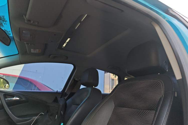Used Buick GT 2014 XT 1.6L Automatic Fashion Edition Headliner