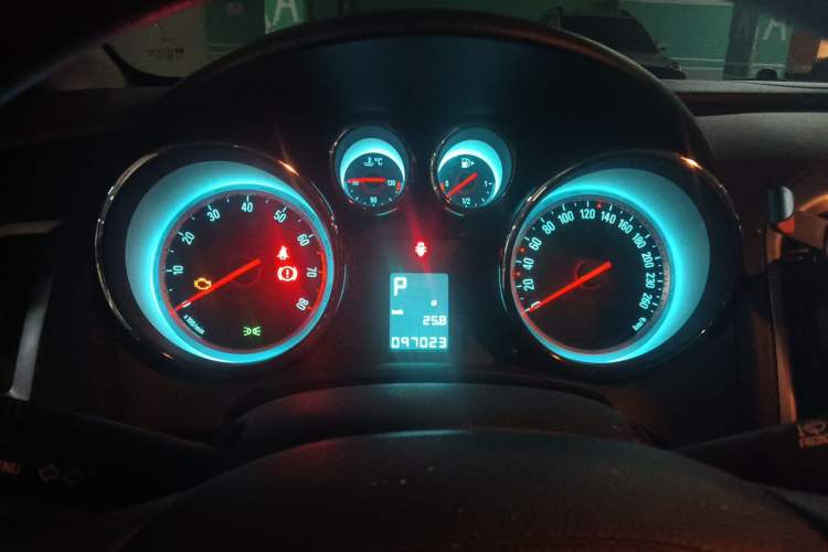 Used Buick GT 2014 XT 1.6L Automatic Fashion Edition Instrument Cluster