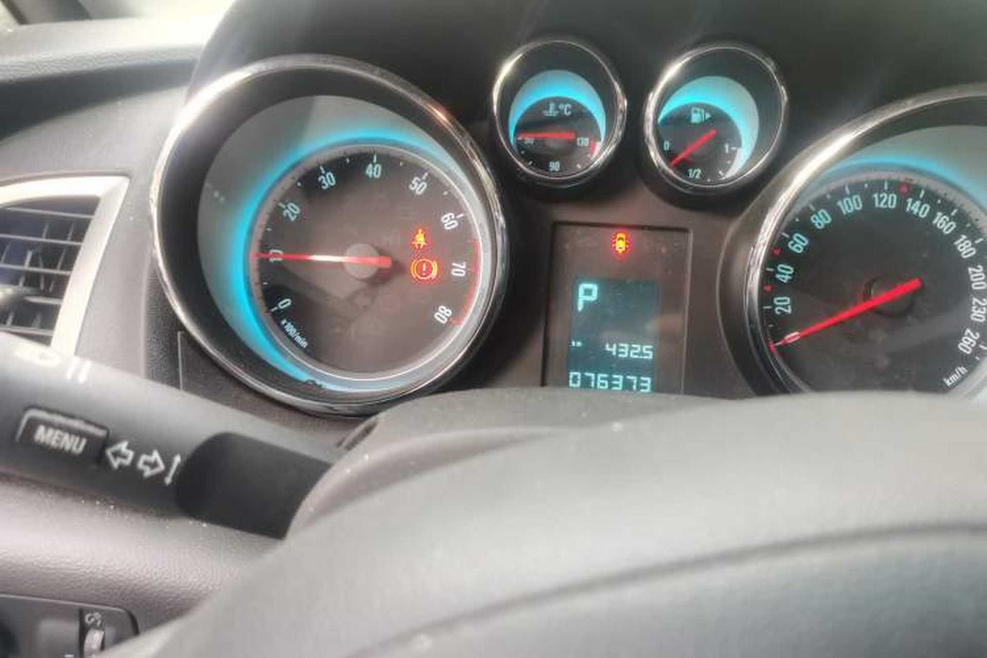 Used Buick GT 2014 XT 1.6L Automatic Fashion Edition Instrument Cluster