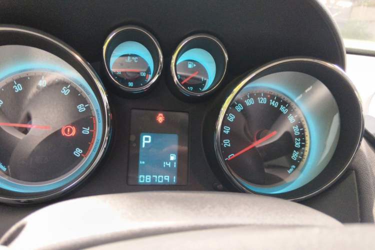 Used Buick GT 2014 XT 1.6L Automatic Fashion Edition Instrument Cluster