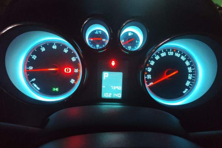 Used Buick GT 2014 XT 1.6L Automatic Fashion Edition Instrument Cluster