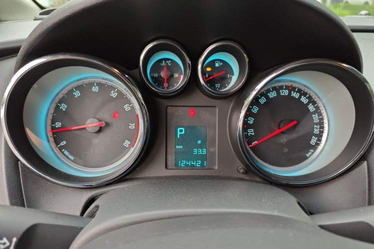 Used Buick GT 2014 XT 1.6L Automatic Fashion Edition Instrument Cluster