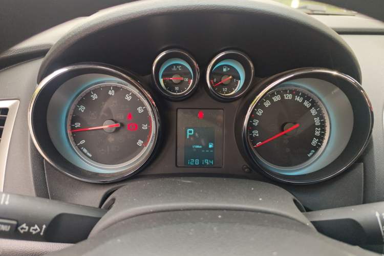 Used Buick GT 2014 XT 1.6L Automatic Fashion Edition Instrument Cluster