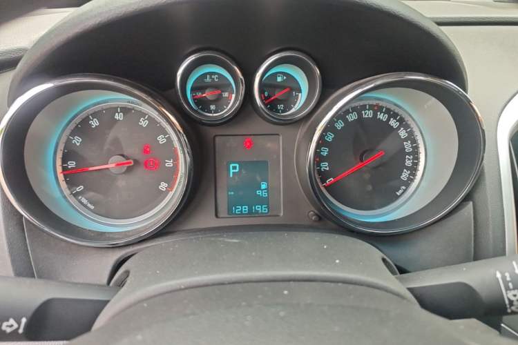 Used Buick GT 2014 XT 1.6L Automatic Fashion Edition Instrument Cluster