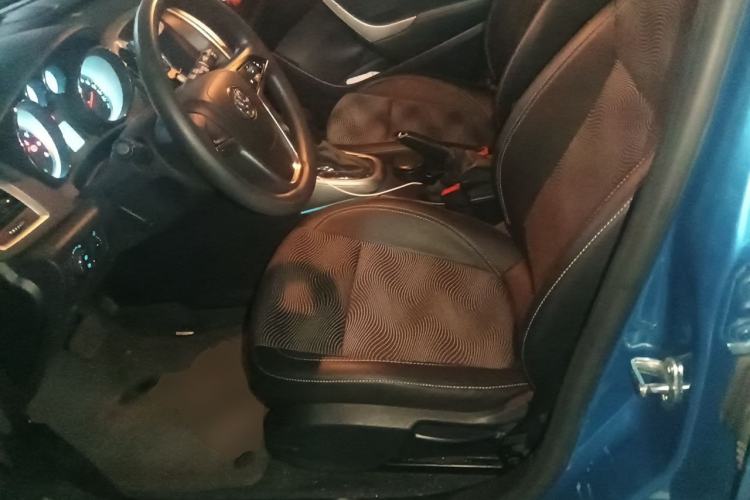 Used Buick GT 2014 XT 1.6L Automatic Fashion Edition Left Front Seat