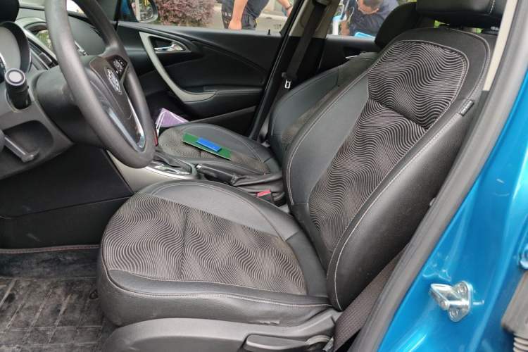 Used Buick GT 2014 XT 1.6L Automatic Fashion Edition Left Front Seat