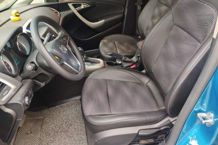 Used Buick GT 2014 XT 1.6L Automatic Fashion Edition Left Front Seat