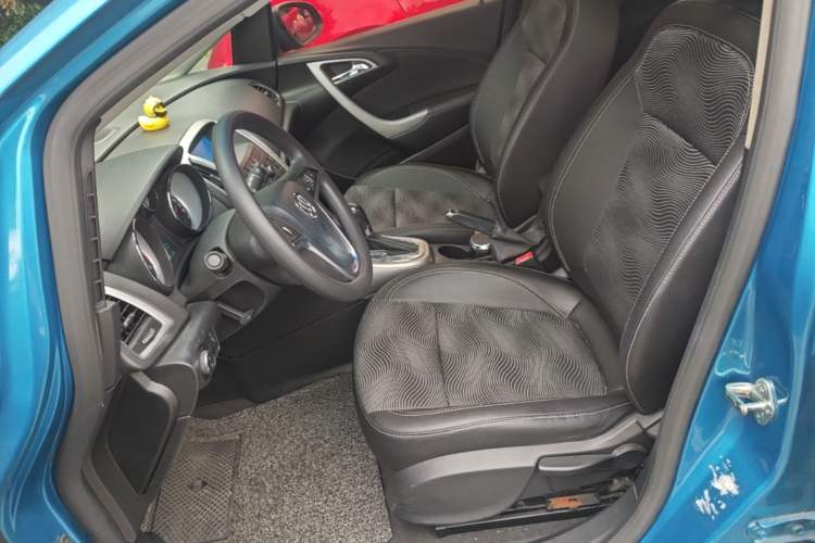 Used Buick GT 2014 XT 1.6L Automatic Fashion Edition Left Front Seat