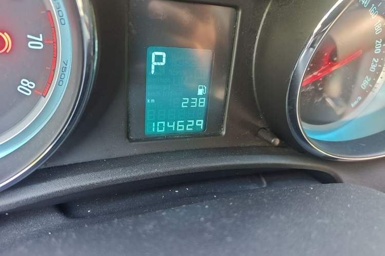Used Buick GT 2014 XT 1.6L Automatic Fashion Edition Odometer Close Up