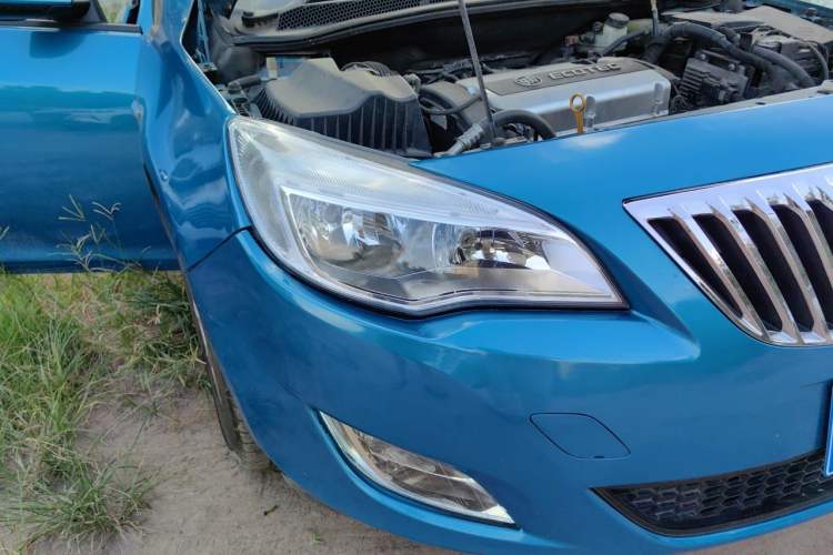 Used Buick GT 2014 XT 1.6L Automatic Fashion Edition Right Front Headlight