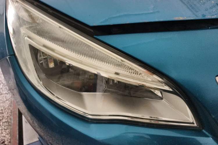 Used Buick GT 2014 XT 1.6L Automatic Fashion Edition Right Front Headlight