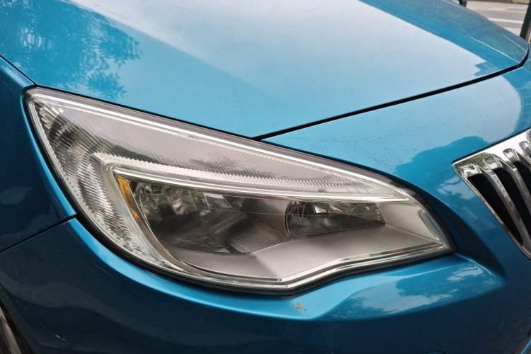 Used Buick GT 2014 XT 1.6L Automatic Fashion Edition Right Front Headlight