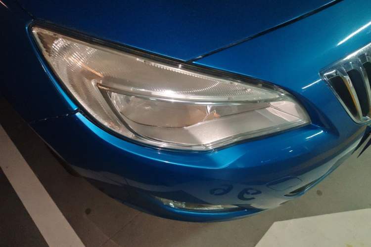 Used Buick GT 2014 XT 1.6L Automatic Fashion Edition Right Front Headlight