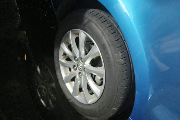 Used Buick GT 2014 XT 1.6L Automatic Fashion Edition Right Front Wheel Hub