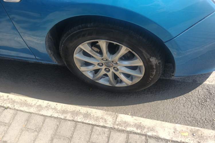 Used Buick GT 2014 XT 1.6L Automatic Fashion Edition Right Front Wheel Hub