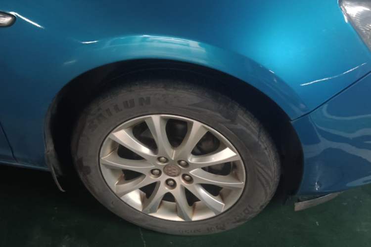 Used Buick GT 2014 XT 1.6L Automatic Fashion Edition Right Front Wheel Hub