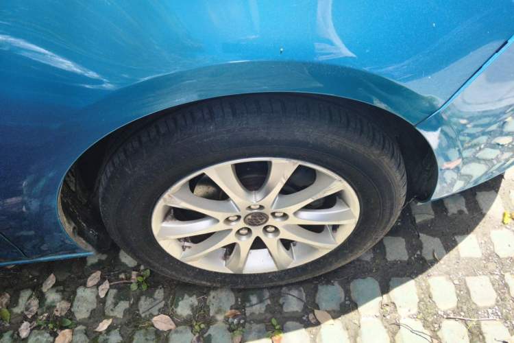 Used Buick GT 2014 XT 1.6L Automatic Fashion Edition Right Front Wheel Hub