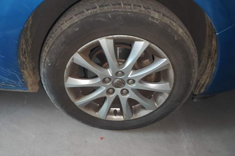 Used Buick GT 2014 XT 1.6L Automatic Fashion Edition Right Front Wheel Hub