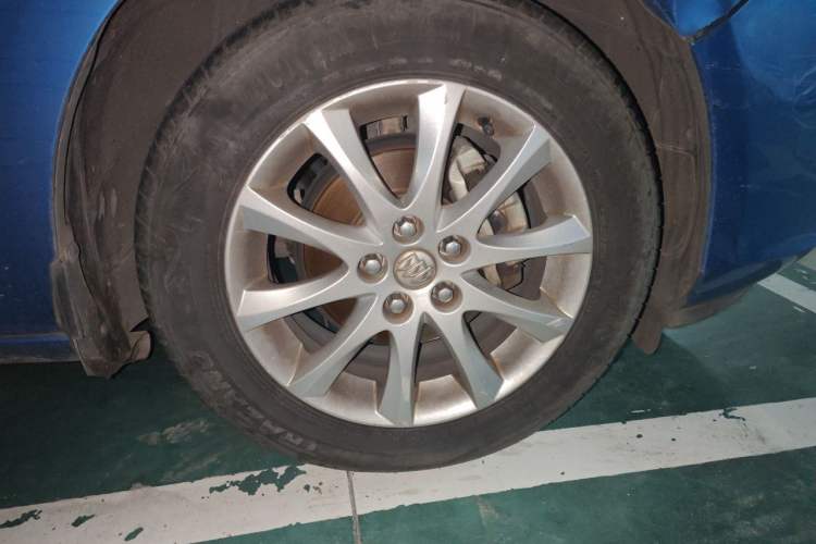 Used Buick GT 2014 XT 1.6L Automatic Fashion Edition Right Front Wheel Hub
