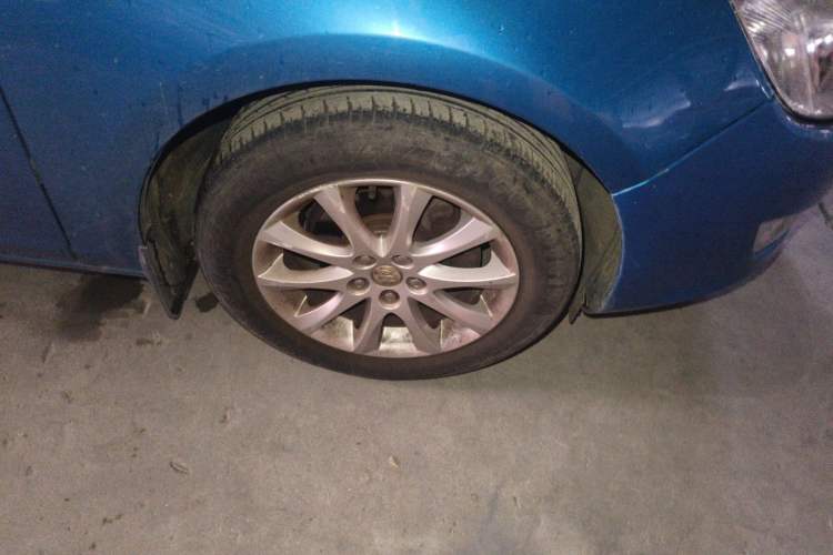 Used Buick GT 2014 XT 1.6L Automatic Comfort Edition Right Front Wheel Hub