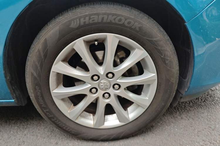Used Buick GT 2014 XT 1.6L Automatic Fashion Edition Right Front Wheel Hub