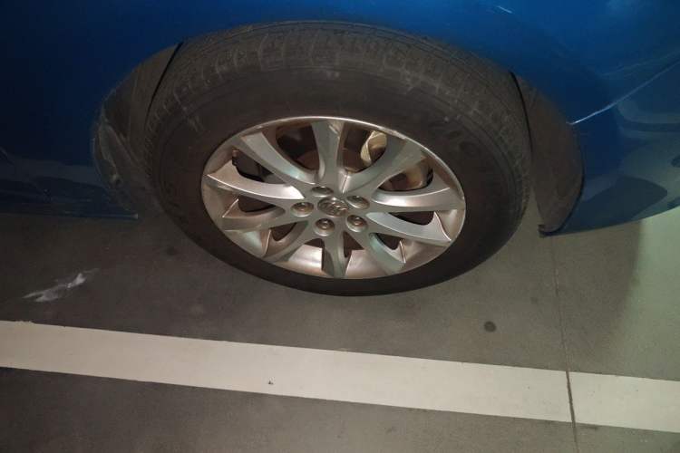 Used Buick GT 2014 XT 1.6L Automatic Fashion Edition Right Front Wheel Hub