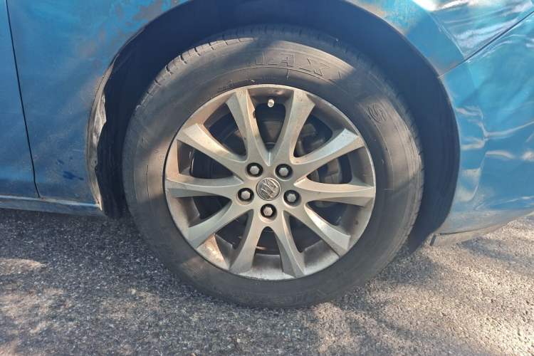Used Buick GT 2014 XT 1.6L Automatic Fashion Edition Right Front Wheel Hub