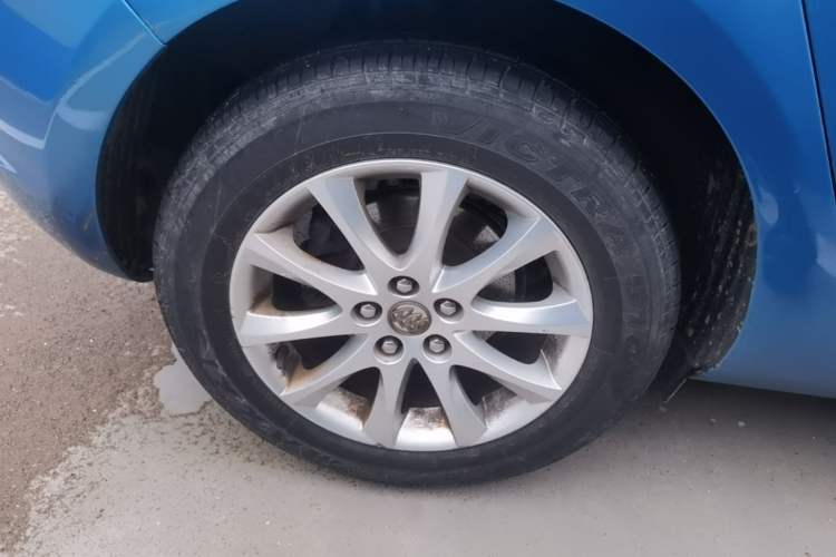 Used Buick GT 2014 XT 1.6L Automatic Fashion Edition Right Rear Wheel Hub