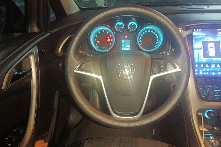 Used Buick GT 2014 XT 1.6L Automatic Fashion Edition Steering Wheel