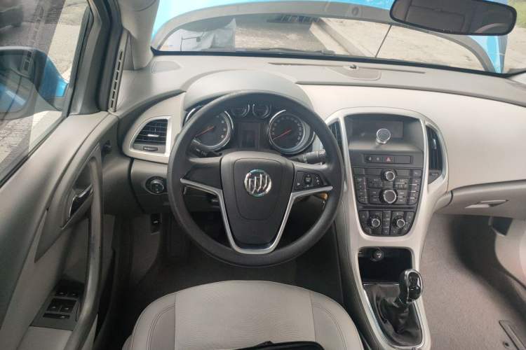 Used Buick GT 2014 XT 1.6L Manual Entry-Level Model Steering Wheel