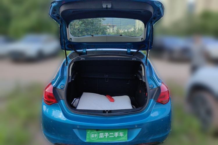 Used Buick GT 2014 XT 1.6L Automatic Fashion Edition Trunk