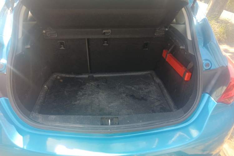 Used Buick GT 2014 XT 1.6L Automatic Fashion Edition Trunk